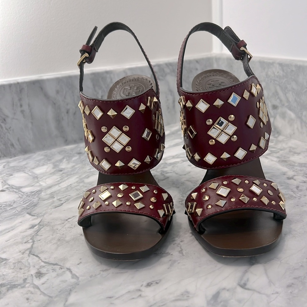 Gorgeous Tory Burch Sandal Size 6.5
